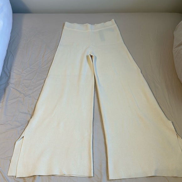 Zara knit pants size sm, off-white color, excellent condition. Worn once. - Picture 1 of 4